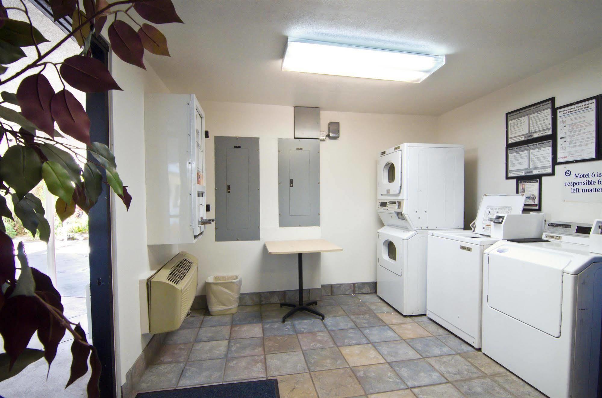 Motel 6-Palm Springs, Ca - East - Palm Canyon ภายนอก รูปภาพ